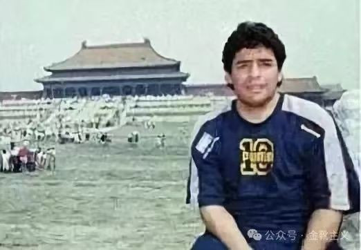 欧洲金靴：谁杀死了马拉多纳?