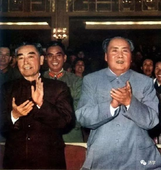 毛主席参观我国第一枚火箭，充当讲解员的“柯老”是谁？