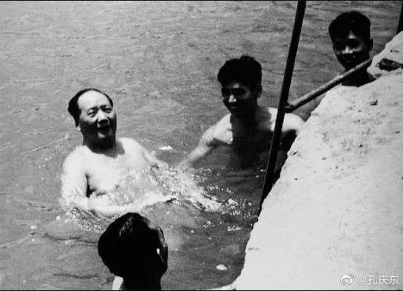 孔庆东：毛主席这是爱女儿呢，还是爱人民呢？