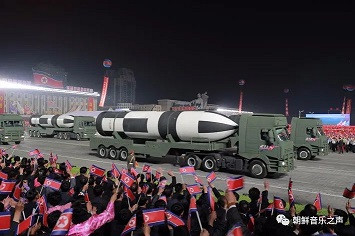 朝鲜人民军与阅兵式