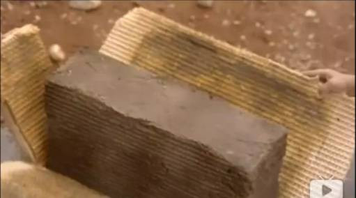 考古 | 古埃及神话破灭，俄科学家首度向世界公开证实金字塔是混凝土浇筑而成而非石头建造