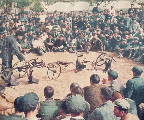 毛泽东社会主义光明道路——农业合作化运动