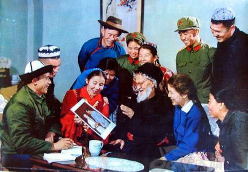 亲不亲，阶级分