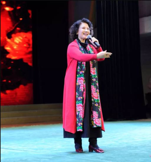 南街村隆重举行纪念毛主席诞辰125周年活动