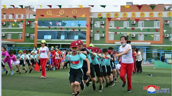 全国少年团员有意义地庆祝朝鲜少年团成立７７周年