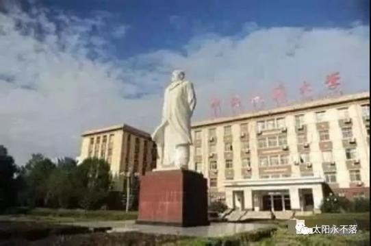 张桐：这座大学毛主席像在“拆像风”中艰难留存，其背后历史感人！
