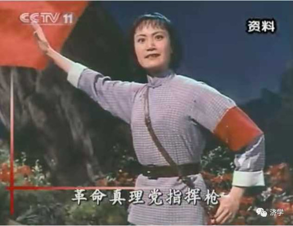 样板戏《杜鹃山》提出真问题：为什么砸开的铁镣又戴上？