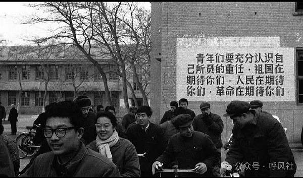 铁拳砸烂腐朽,新绿郁郁勃发 | 纪念五四运动一百零五周年