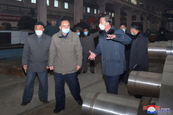 朝鲜党和政府领导干部赴国民经济重要部门勉励工作人员和劳动群众