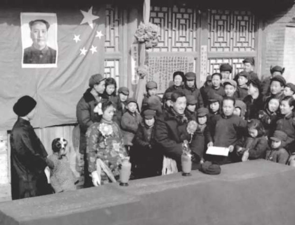 重塑婚姻与国家认同 —以50年代初的“幸福婚姻”题材绘画为例