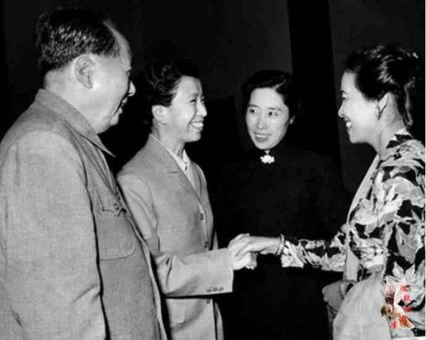 中华民族的子孙应当知道的关于毛主席的十四个谬论