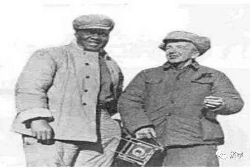 “毛主席万岁！志愿军万岁！”在联合国军战俘奥运会场响起