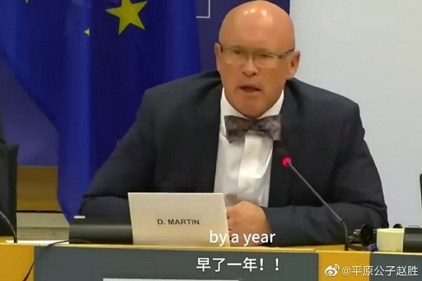 我觉得事情非常诡异，大家就像集体失忆了一样