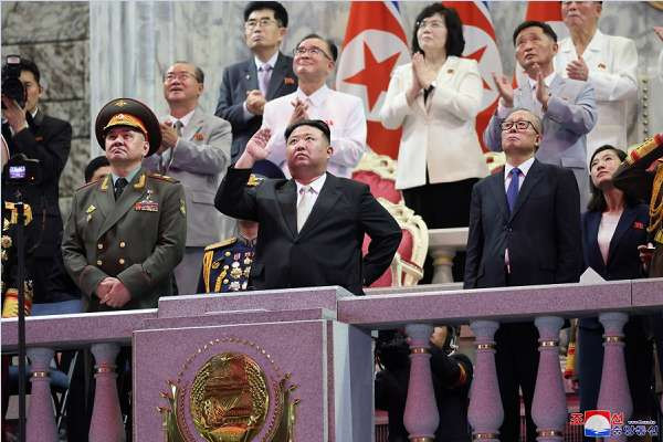 庆祝伟大的祖国解放战争胜利70周年阅兵式隆重举行