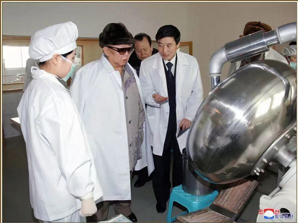 为了人民的幸福——在伟大领导者金正日同志诞辰81周年之际