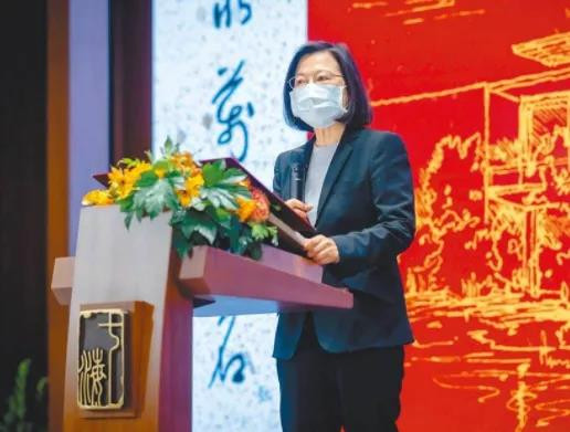 ​郭松民 | 和黄智贤女士聊聊蒋经国问题