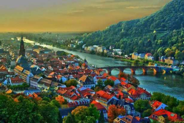 张宏良：中国舆论战被动不是因为贫穷，而是一场摘牌运动