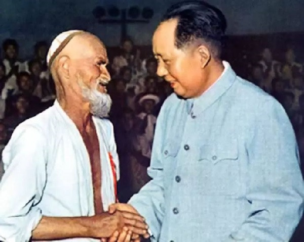 九十岁新疆老人蹲40小时火车，为的是看毛主席一眼！