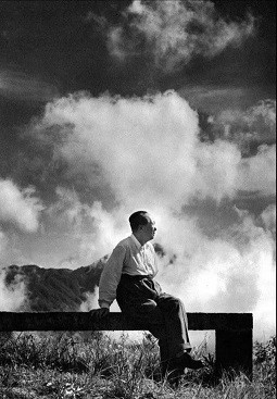 向他靠拢的人一定会越来越多——纪念毛委员逝世44周年