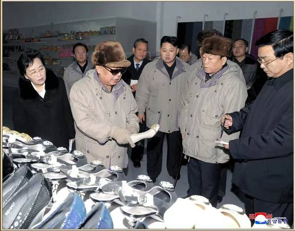 为了人民的幸福——在伟大领导者金正日同志诞辰81周年之际