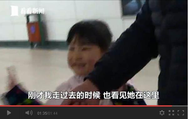 视频｜可怜天下父母心！老太寒夜摆摊卖菜只为替儿还债