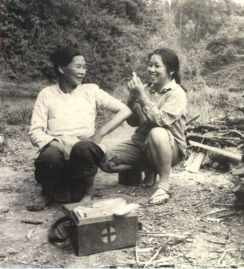 那个年代的宣传画集锦——赤脚医生
