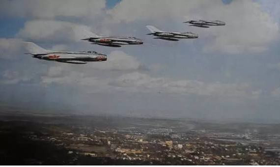 歼六曾是国土防空中流砥柱，4架老六轮爆美军电子侦察机