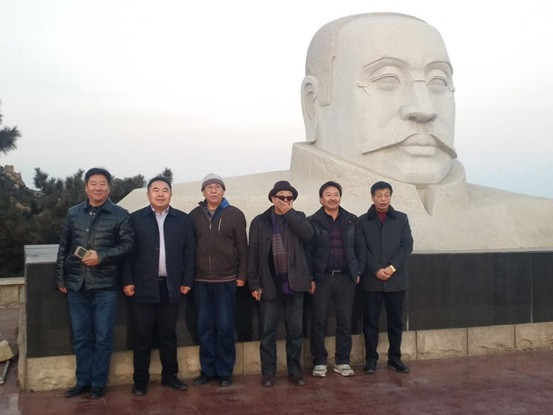 为人民文艺争生机