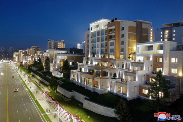 朝鲜首都平壤的夜景日新月异