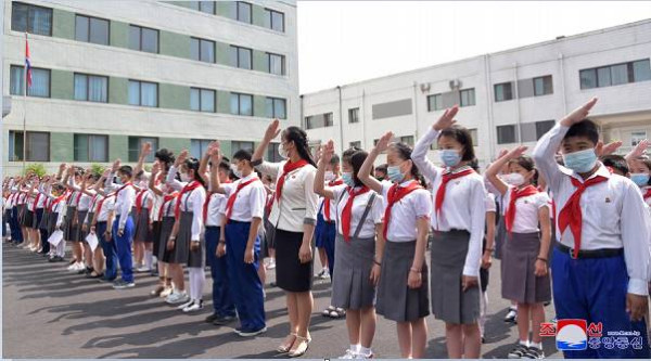 全国少年团员有意义地庆祝朝鲜少年团成立７７周年