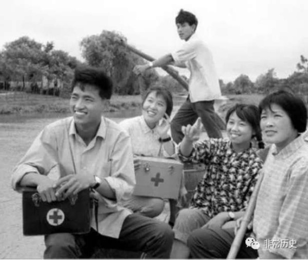档案 | 1965年6月26日,毛泽东怒批卫生部,催生中国“赤脚医生”