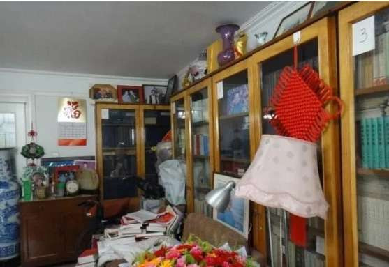 毛主席女儿李讷住所照片流出！墙上一幅照片引人注目...