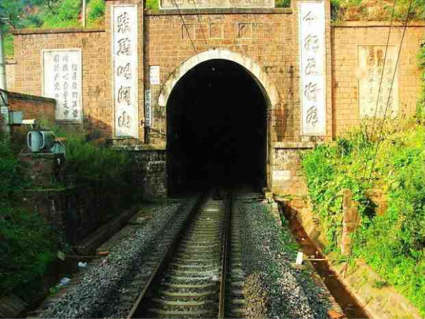 成昆铁路——卓绝壮烈的英雄史诗【二】
