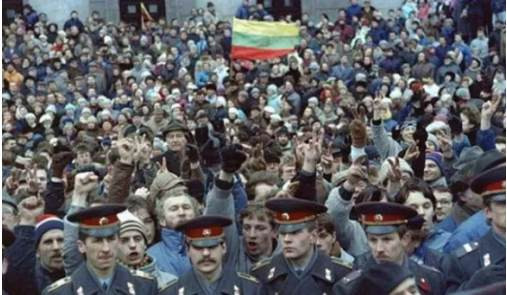 警惕！西方抛给中国的“奶头乐”已经到了不得不戳穿的时候了！