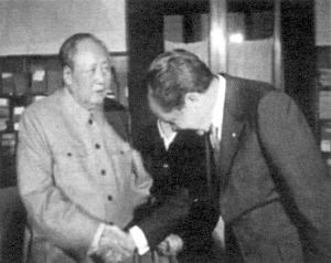 战无不胜的毛泽东思想万岁 ！