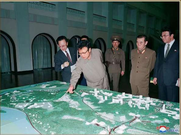 为了人民的幸福——在伟大领导者金正日同志诞辰81周年之际