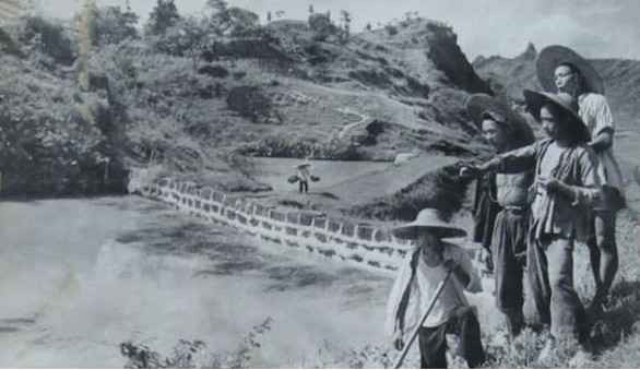 毛泽东社会主义光明道路——农业合作化运动