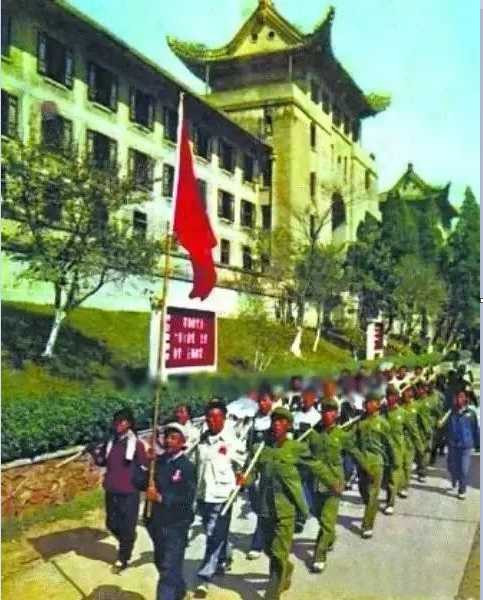 70年代初的工农兵大学生，一代人的青春回忆