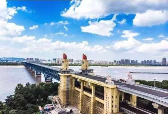 孙文晔丨南京长江大桥绝地重生：50岁，归来仍是少年