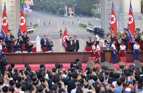 朝鲜庆祝祖国解放80周年大会隆重举行 金正恩出席
