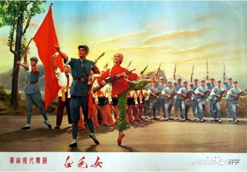 李克勤|全民皆兵：女民兵背着小孩拿着鱼叉投入战斗