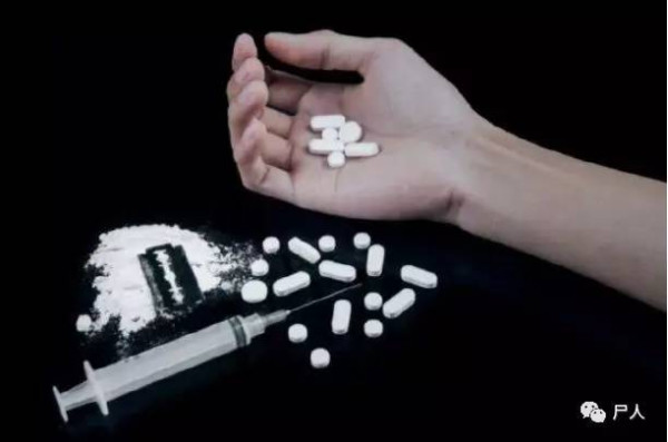 19岁女孩被卖当性奴，被要求每晚必须接待18个客人