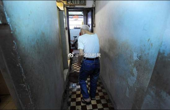 看下香港的笼屋