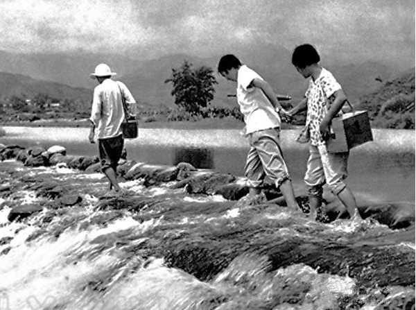 那个年代的宣传画集锦——赤脚医生
