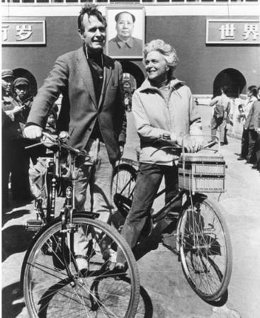 战无不胜的毛泽东思想万岁 ！