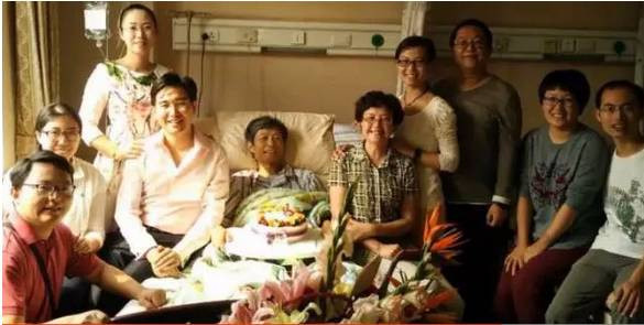 羽龙禁： 纪念人民教师艾跃进教授