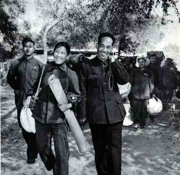 激情岁月！共和国留下父辈们创业的足印（4）