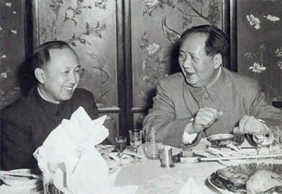 毛泽东领导中国人民打破核垄断