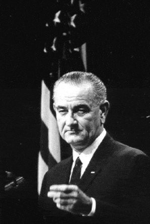 毛主席轻轻发了一句话，美国军方始终不敢越雷池一步