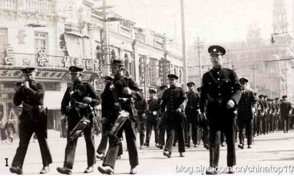 超级工程一览：民国范儿——姜文这番话，为何让公知张鸣勃然大怒？